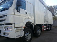 सफेद 41-50 टन क्षमता भारी कार्गो ट्रक डीजल ईंधन प्रकार वैकल्पिक ड्राइविंग