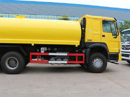 एचडब्ल्यू 76 के साथ पीला 6x4 18m3 टैंकर ट्रक जल छिड़कने वाला ट्रक कैब बढ़ाएं
