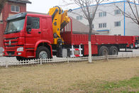 Red Sinotruk Howo क्रेन ट्रक / XCMG क्रेन 6.3T 8T 10T 12T हैवी कार्गो ट्रक