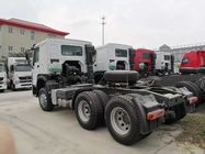 Sinotruk Howo 6x4 420 hp ट्रैक्टर ट्रेलर ट्रक D12.40 इंजन और HW76 केबिन के साथ
