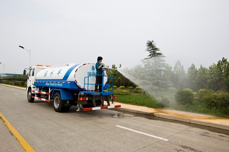 336 एचपी 8x4 जल कंटेनर ट्रक / वाणिज्यिक जल ट्रक 75 किमी / एच अधिकतम गति