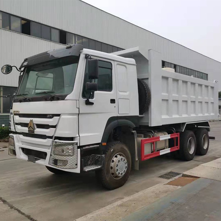 18 घन मीटर सिनोट्रुक डम्पर ट्रक 371HP 6X4 10 टायर 21-30 टन मैनुअल ट्रांसमिशन टाइप
