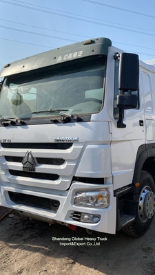 नया और इस्तेमाल किया हुआ सिनोट्रक HOWO तेल/ईंधन/पानी 371HP 6*4 बोसर टैंकर ट्रक