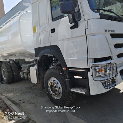 Sinotruk HOWO 6X4 20000 L 25000 L कार्गो तेल टैंकर ट्रक तेल ईंधन टैंक ट्रक