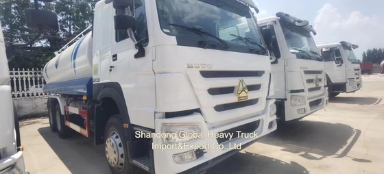 डीजल इंजन सिनोट्रक HOWO 6X4 336HP HOWO 10 टायर 20000 लीटर स्प्रिंकलर पानी टैंक ट्रक