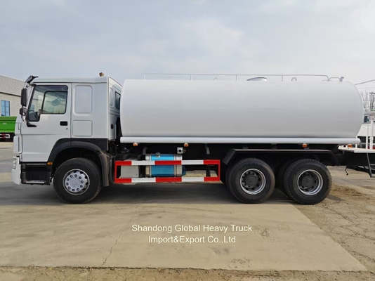 डीजल इंजन सिनोट्रक HOWO 6X4 336HP HOWO 10 टायर 20000 लीटर स्प्रिंकलर पानी टैंक ट्रक
