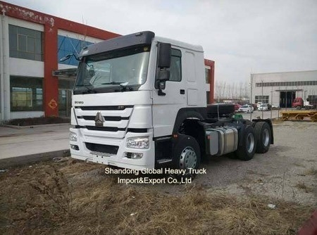 चीनी प्रसिद्ध ब्रांड Sinotruk HOWO भारी ट्रक HOWO 6*4 410 HP के साथ ट्रैक्टर ट्रक