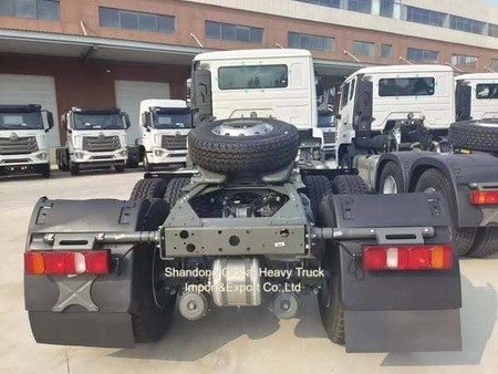 चीनी प्रसिद्ध ब्रांड Sinotruk HOWO भारी ट्रक HOWO 6*4 410 HP के साथ ट्रैक्टर ट्रक