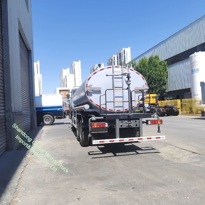 Sinotruk HOWO वाहन 20000/30000L 6X4 भारी शुल्क टैंकर पीने का छिड़काव करने वाला पानी का ट्रक