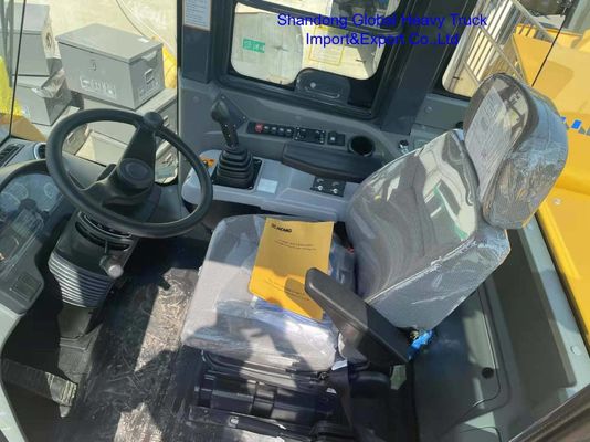 XCMG XC740K स्किड स्टीयर लोडर 1t रेटेड लोड कॉम्पैक्ट निर्माण