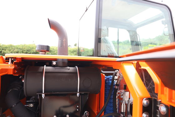 लोन्किंग 6 टन हाइड्रोलिक क्रॉलर खुदाई मशीन 0.5 ~ 1.0m3 बाल्टी क्षमता और 15.4kw/2400rpm पावर के साथ