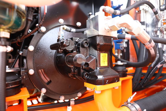 लोन्किंग 6 टन हाइड्रोलिक मिनी एक्सकेवेटर 15.4kw/2400rpm पावर और 5900*2000*2600 मिमी कॉम्पैक्ट आकार के साथ