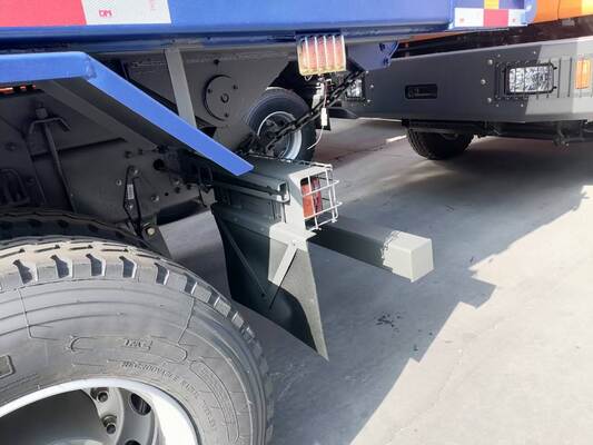 Sinotruk HOWO 6x4 Heavy Duty Dump Truck with 371HP Engine for Construction and Mining