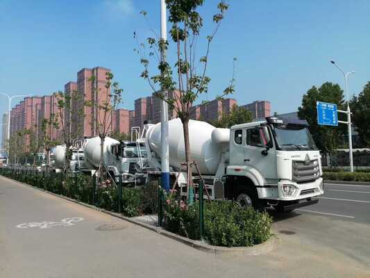 12 घन क्षमता 6x4 ड्राइव मोड यूरो 2 उत्सर्जन मानक भारी शुल्क निर्माण के लिए कंक्रीट मिक्सर ट्रक