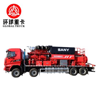 2800 एचपी तेल क्षेत्र फ्रैक्चरिंग यूनिट ट्रक 8×6 ड्राइव कॉन्फ़िगरेशन और तेल ड्रिलिंग के लिए उच्च दबाव पंप के साथ