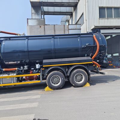 सेप्टिक टैंक की सफाई के लिए 6×4 ड्राइव प्रकार और हाइड्रोलिक टिपिंग डिस्चार्ज के साथ HOWO 15CBM वैक्यूम सीवेज सक्शन ट्रक