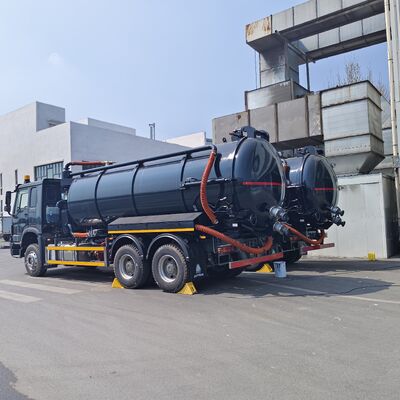 HOWO 15CBM वैक्यूम सीवेज सक्शन ट्रक 6*4 ड्राइव व्हील और सेप्टिक टैंक सफाई के लिए 251-350hp हॉर्स पावर के साथ