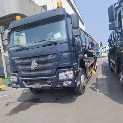 नगरपालिका और औद्योगिक अपशिष्ट सफाई के लिए 6×4 ड्राइव प्रकार और 266HP इंजन के साथ HOWO 15CBM वैक्यूम सीवेज सक्शन ट्रक