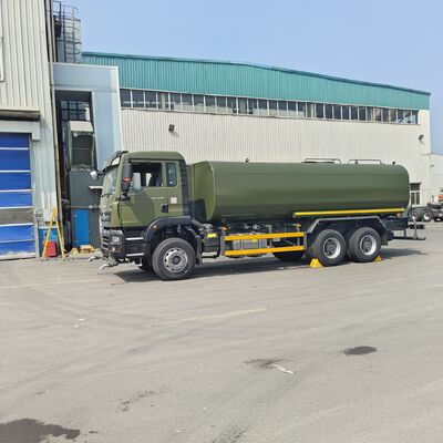 HOWO TX 6×4 पानी टैंक ट्रक 20T पेलोड यूरो 2 उत्सर्जन मानक और >16 मीटर के छिड़काव क्षेत्र के साथ धूल नियंत्रण और नगरपालिका सफाई के लिए