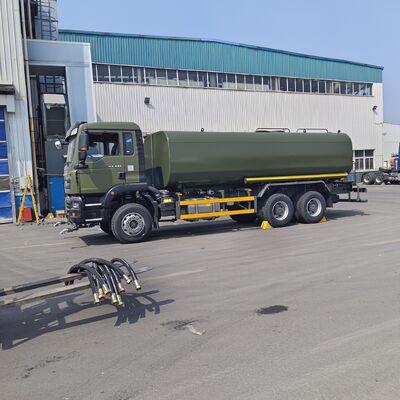 HOWO TX 6×4 पानी टैंक ट्रक 15-20 CBM क्षमता और धूल नियंत्रण और सिंचाई के लिए उच्च दबाव वाले पानी पंप के साथ
