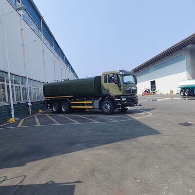 HOWO TX 6×4 पानी टैंक ट्रक 15-20 CBM क्षमता के साथ उच्च दबाव वाले केन्द्रापसारक पानी पंप और धूल दमन और नगरपालिका सफाई के लिए प्रबलित टैंक शरीर