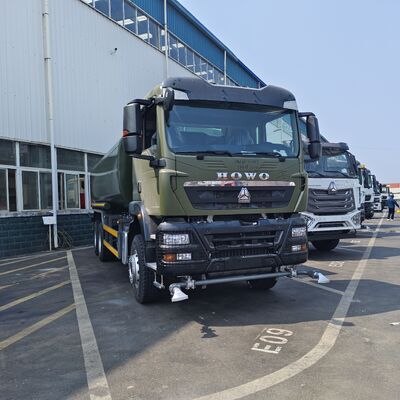 HOWO TX 6×4 पानी टैंक ट्रक 15-20 CBM क्षमता के साथ उच्च दबाव वाले केन्द्रापसारक पानी पंप और धूल दमन और नगरपालिका सफाई के लिए प्रबलित टैंक शरीर
