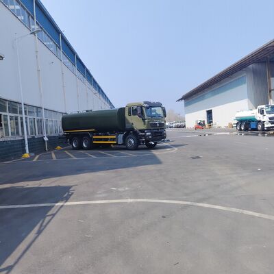 HOWO TX 6×4 वाटर टैंक ट्रक 20T पेलोड यूरो 2 उत्सर्जन मानक और सड़क सफाई के लिए 6×4 ड्राइव व्हील के साथ