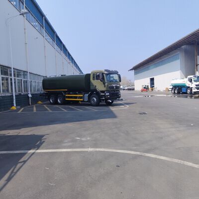 HOWO TX 6×4 पानी टैंक ट्रक गाना के लिए सड़क छिड़काव धूल नियंत्रण सिंचाई नगरपालिका सफाई और निर्माण उपयोग