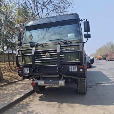 HOWO 8×8 60000L ईंधन टैंक ट्रक भारी शुल्क ईंधन परिवहन के लिए 371HP इंजन के साथ