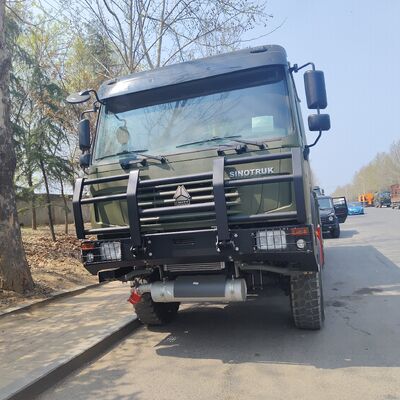 Reliable HOWO 6×6 All-Wheel Drive Fuel Tank Truck with 15,000L-25,000L Tank Capacity and Turbocharged Diesel Engine