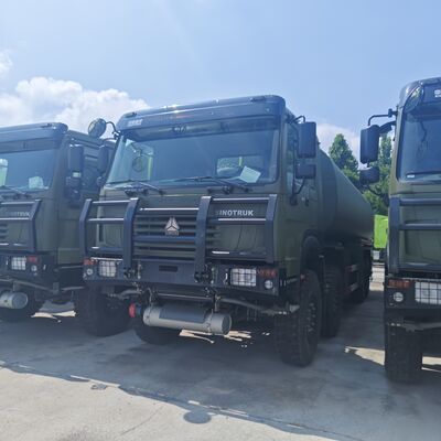 HOWO 8×8 50,000 लीटर ईंधन टैंक ट्रक 371HP इंजन और भारी शुल्क ईंधन परिवहन के लिए 8×8 सभी पहिया ड्राइव के साथ