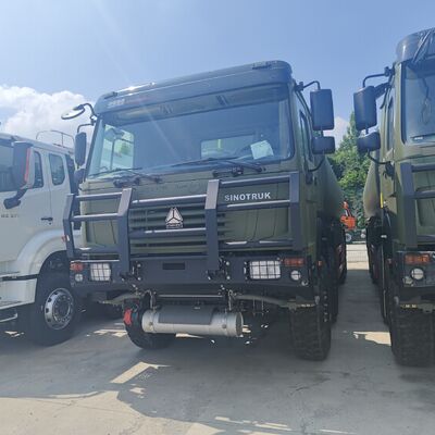 HOWO भारी शुल्क ईंधन परिवहन के लिए 371HP इंजन और 8×8 ऑल-व्हील ड्राइव के साथ 8×8 40,000L ईंधन टैंक ट्रक