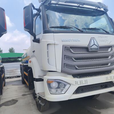HOWO NX 6×4 सीएनजी ईंधन टैंक ट्रक 400HP इंजन और डीजल और पेट्रोल परिवहन के लिए 30,000L क्षमता के साथ
