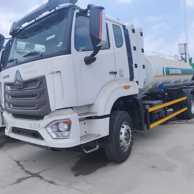 HOWO NX 6×4 CNG ईंधन टैंक ट्रक 400HP इंजन और ईंधन वितरण के लिए 25,000L क्षमता के साथ