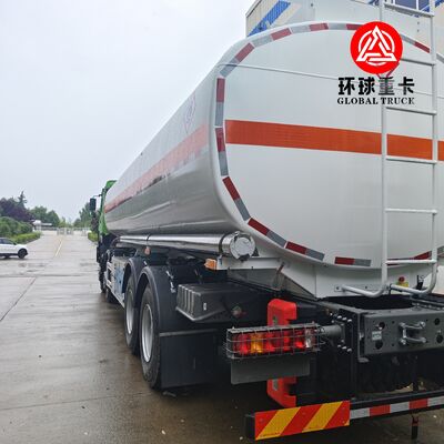 HOWO NX 8x4 30000L ईंधन टैंक ट्रक हेवी ड्यूटी डीजल बाउसर ट्रक मोज़ाम्बिक बाजार के लिए