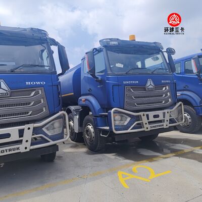 नाइजीरिया बाजार के लिए HOWO NX 8x4 30000L ईंधन टैंकर ट्रक हेवी ड्यूटी डीजल बाउसर ट्रक