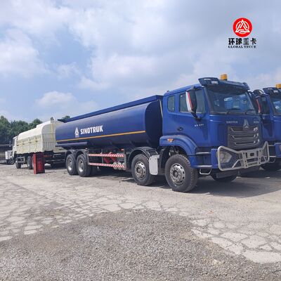 HOWO NX 8x4 30000L फ्यूल टैंक ट्रक हैवी ड्यूटी डीजल ऑयल टैंकर ट्रक अफ्रीका मार्केट के लिए