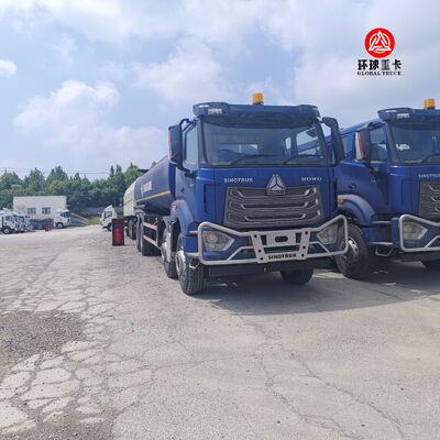नाइजीरिया बाजार के लिए HOWO NX 8x4 30000L ईंधन टैंकर ट्रक हेवी ड्यूटी डीजल बाउसर ट्रक