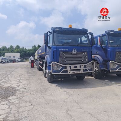 HOWO NX 8x4 30000L फ्यूल टैंक ट्रक हैवी ड्यूटी डीजल ऑयल टैंकर ट्रक अफ्रीका मार्केट के लिए