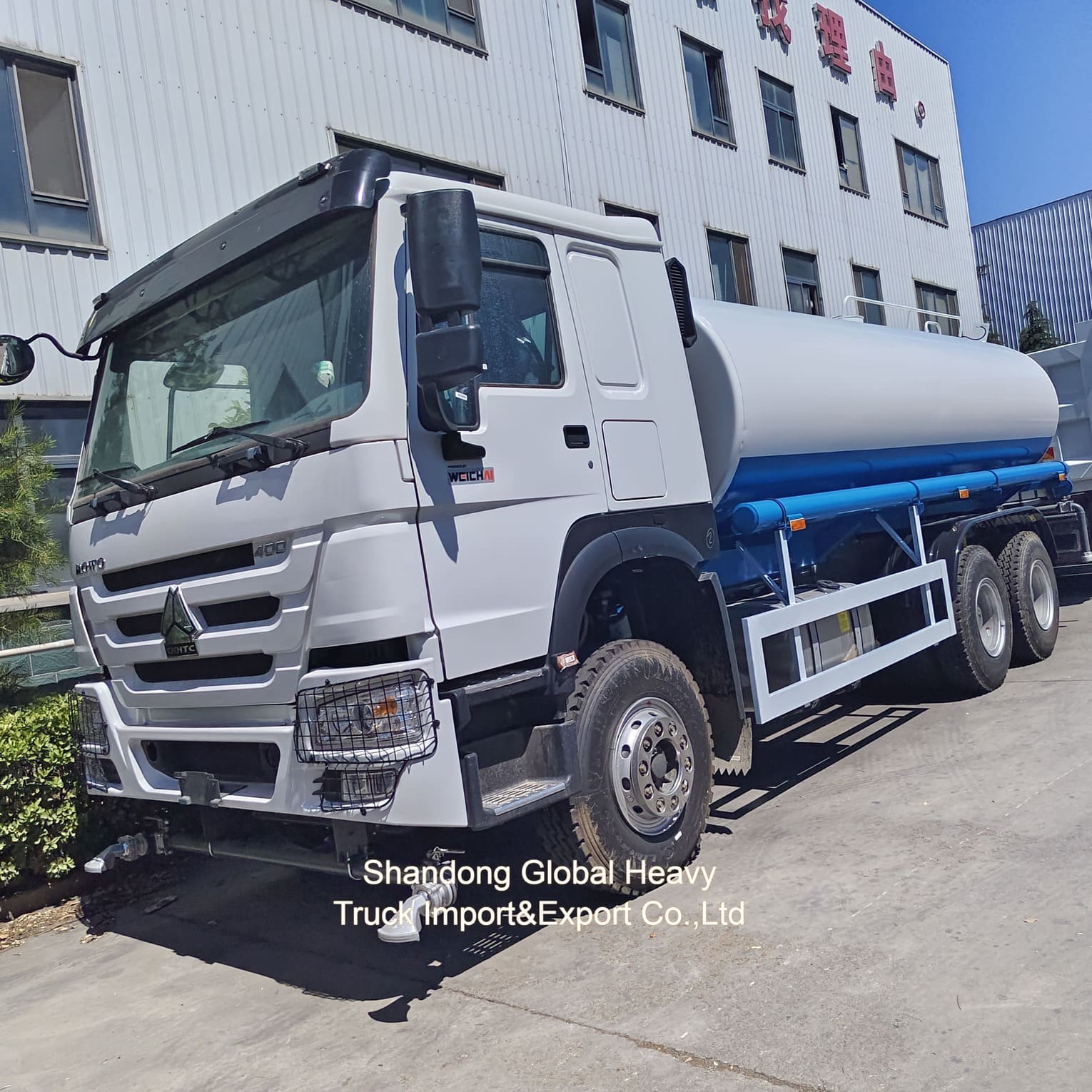 डोंगफेंग 12000-15000 लीटर पानी टैंकर बोसर स्प्रेन्कर परिवहन टैंक ट्रक 4*2 स्प्रेन्कर टैंक ट्रक