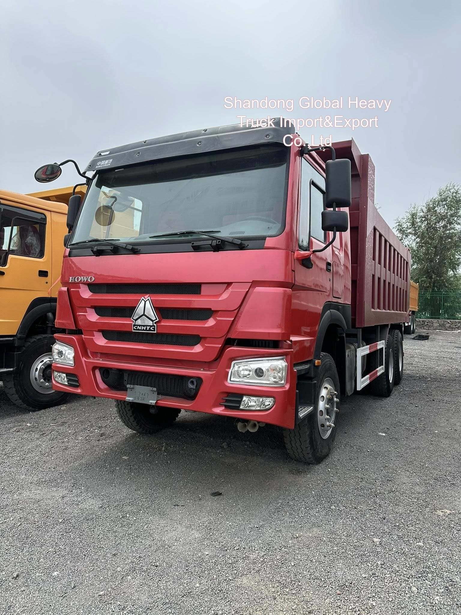 अच्छी गुणवत्ता 371HP 375HP 6*4 10 पहियों वाला इस्तेमाल किया गया HOWO डंप ट्रक टिपर ट्रक