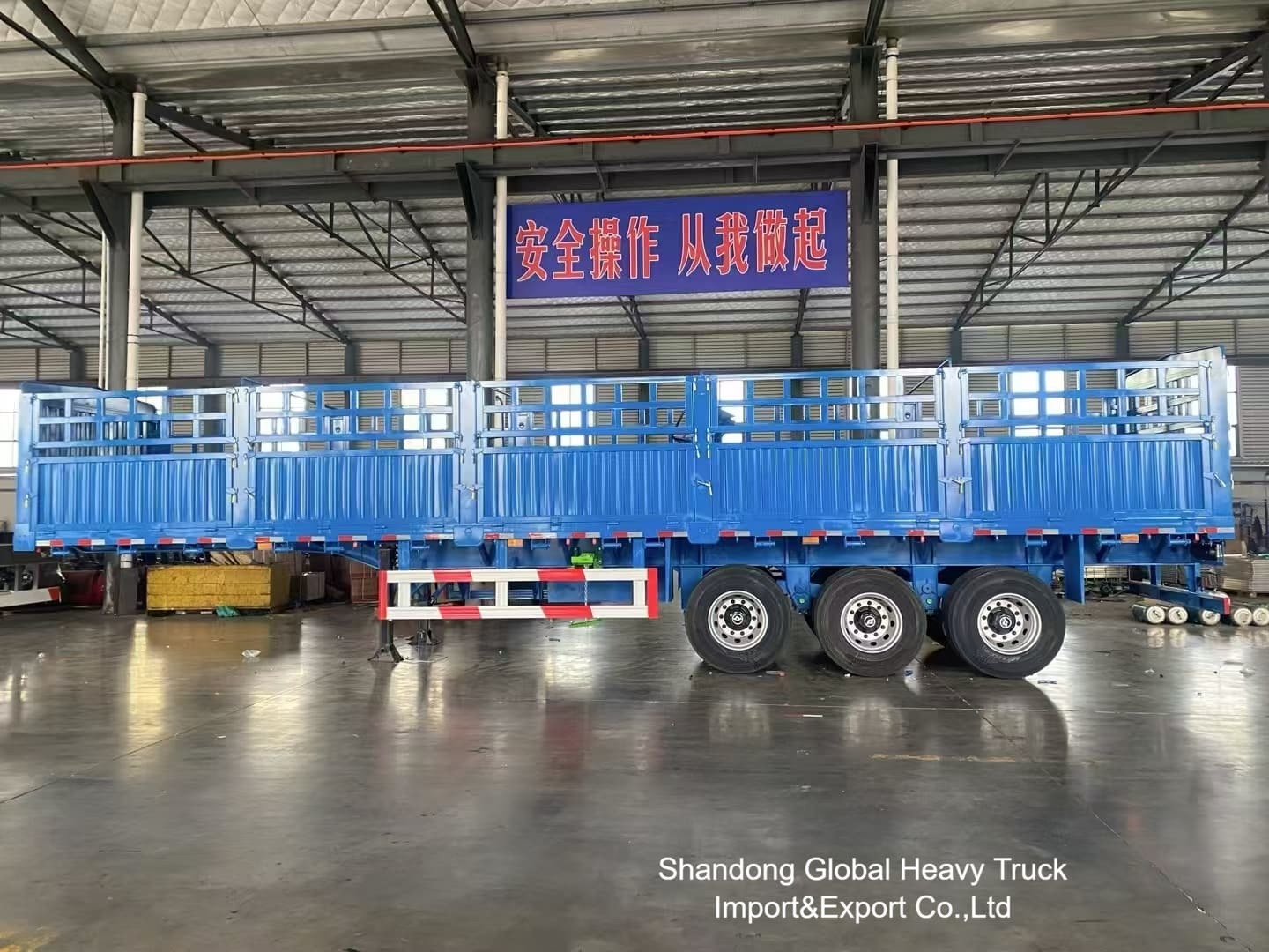 3 धुरा 50 टन बाड़ अर्ध ट्रेलर एयर सस्पेंशन के साथ