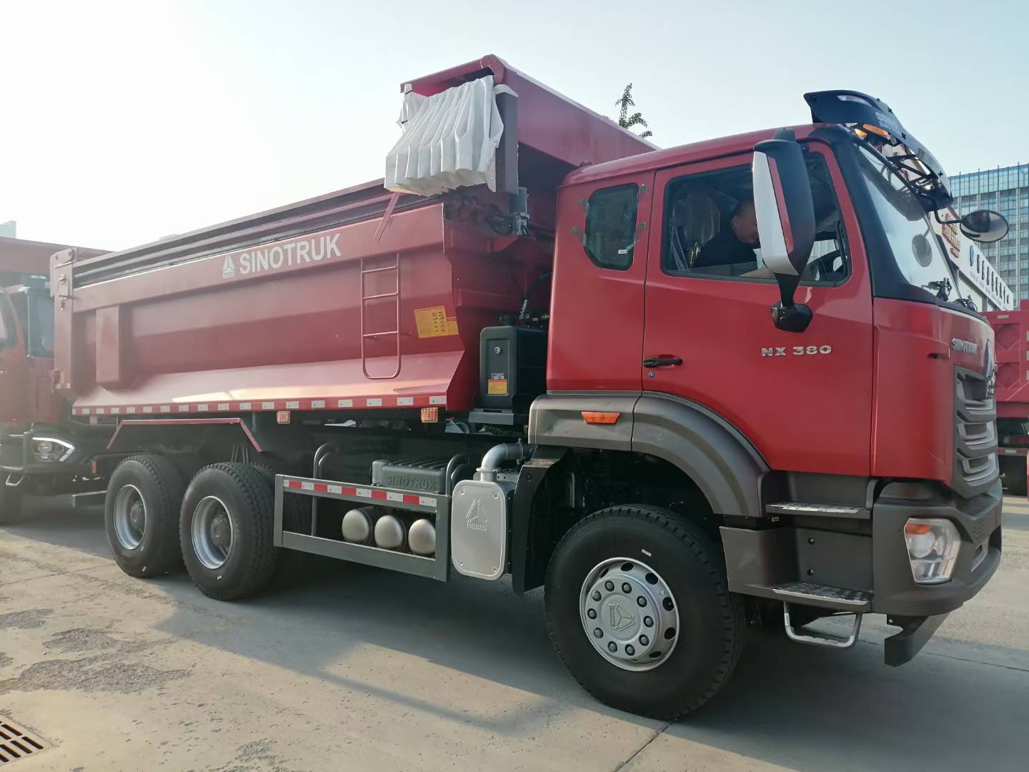Used Hino 700 6x4 Heavy Duty Dump Truck with 371HP Engine and Reinforced Chassis for Mining and Construction