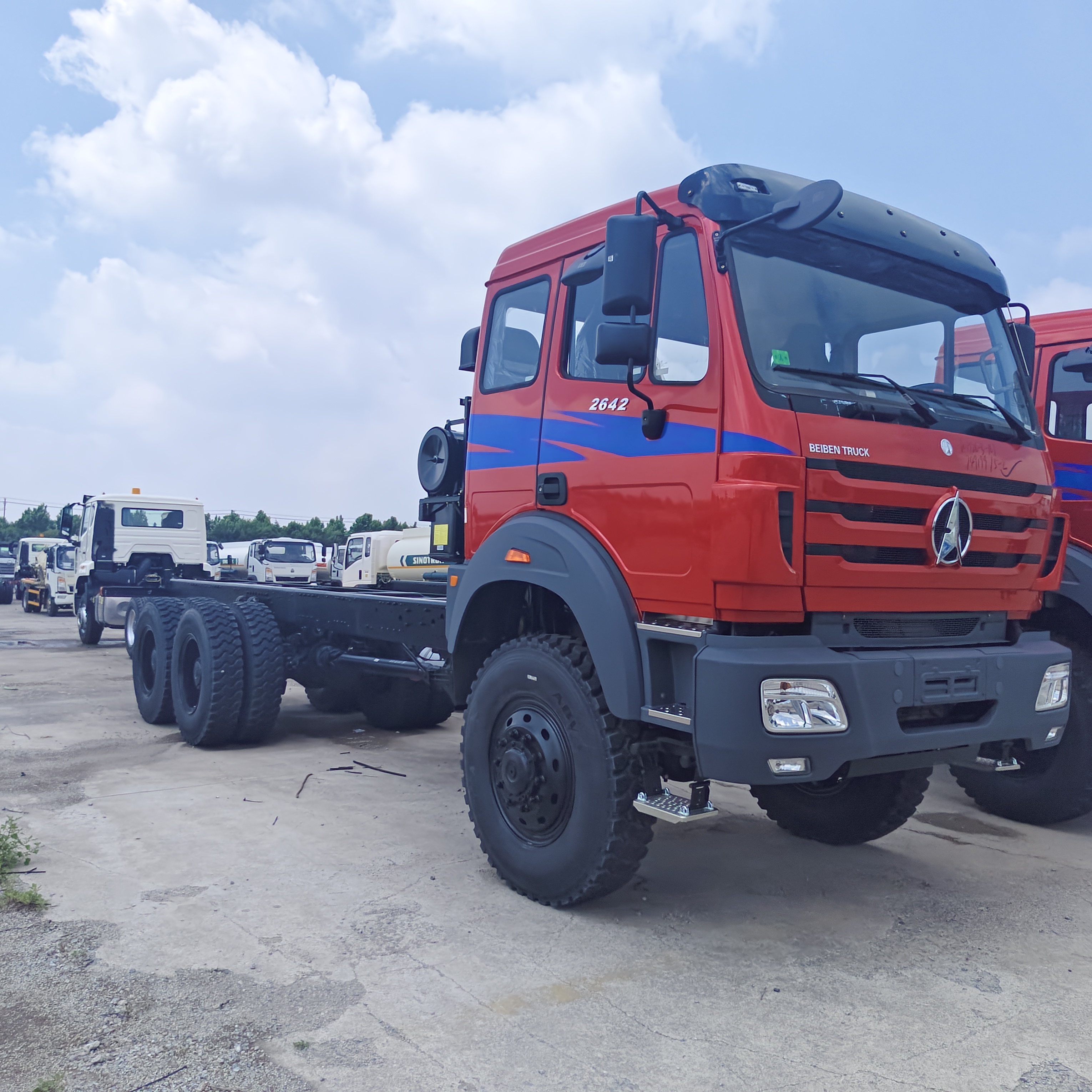 BEIBEN 2638 380HP WEICHAI इंजन और भारी शुल्क परिवहन के लिए 25-35 टन पेलोड के साथ 6 × 4 खनन डंप ट्रक