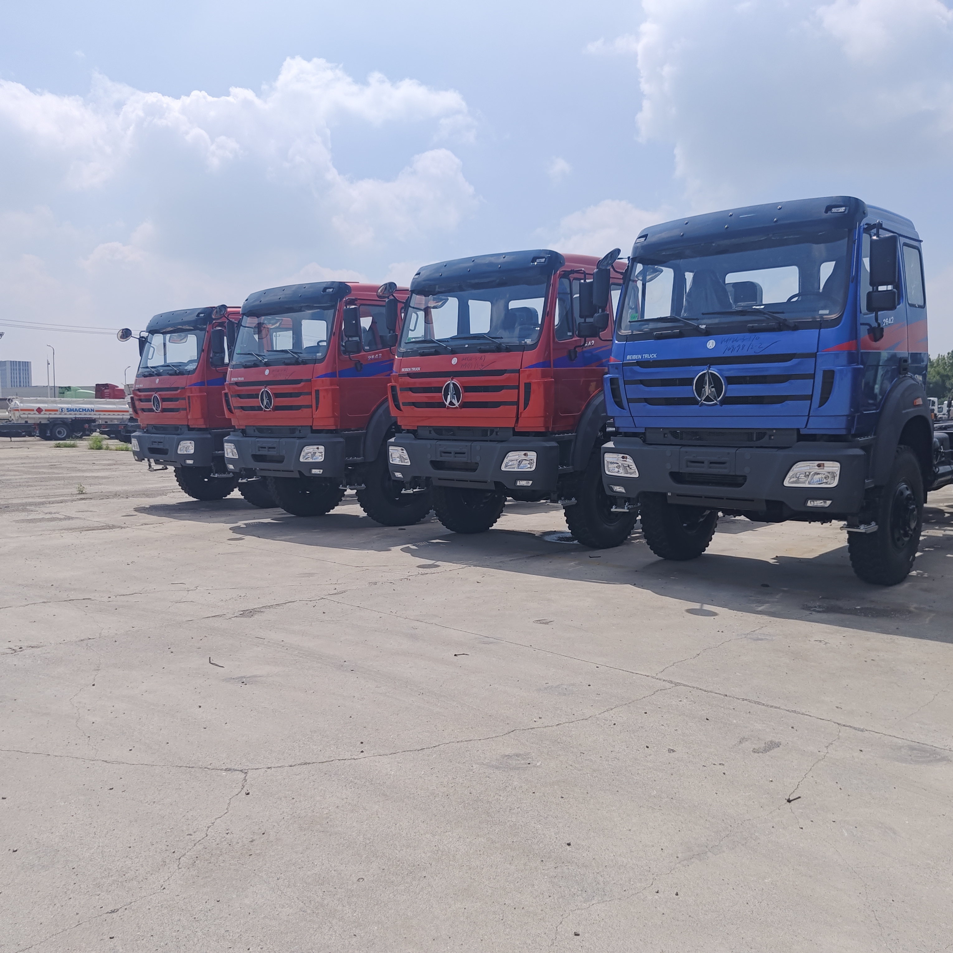 बीइबेन 2638 6×4 भारी ड्यूटी ट्रैक्टर ट्रक 380 एचपी वीचाई इंजन और मर्सिडीज-बेंज प्रौद्योगिकी चेसिस के साथ