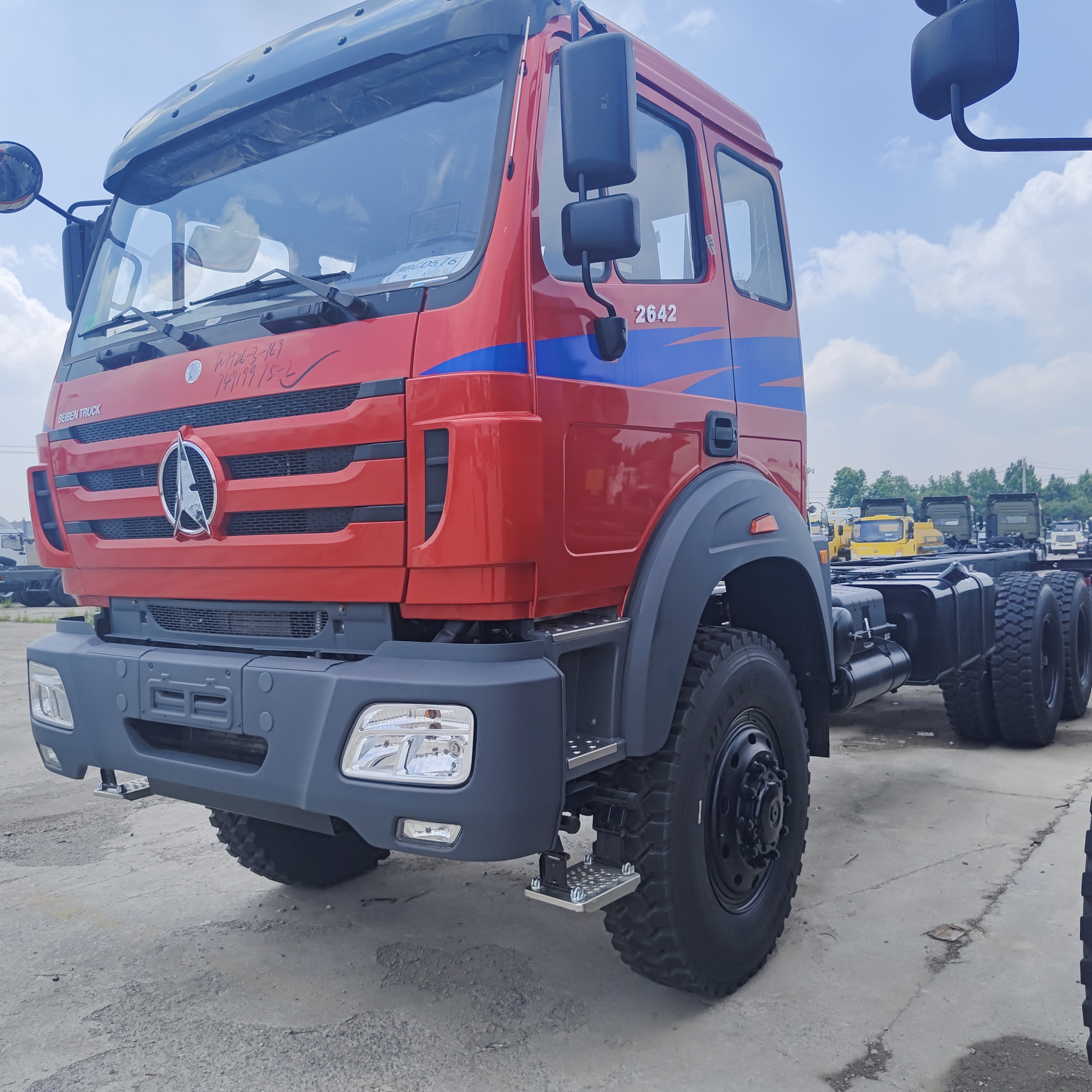 BEIBEN 2648 8×4 खनन डंप ट्रक 480HP WEICHAI इंजन और भारी शुल्क खनन के लिए 40-50 टन पेलोड के साथ