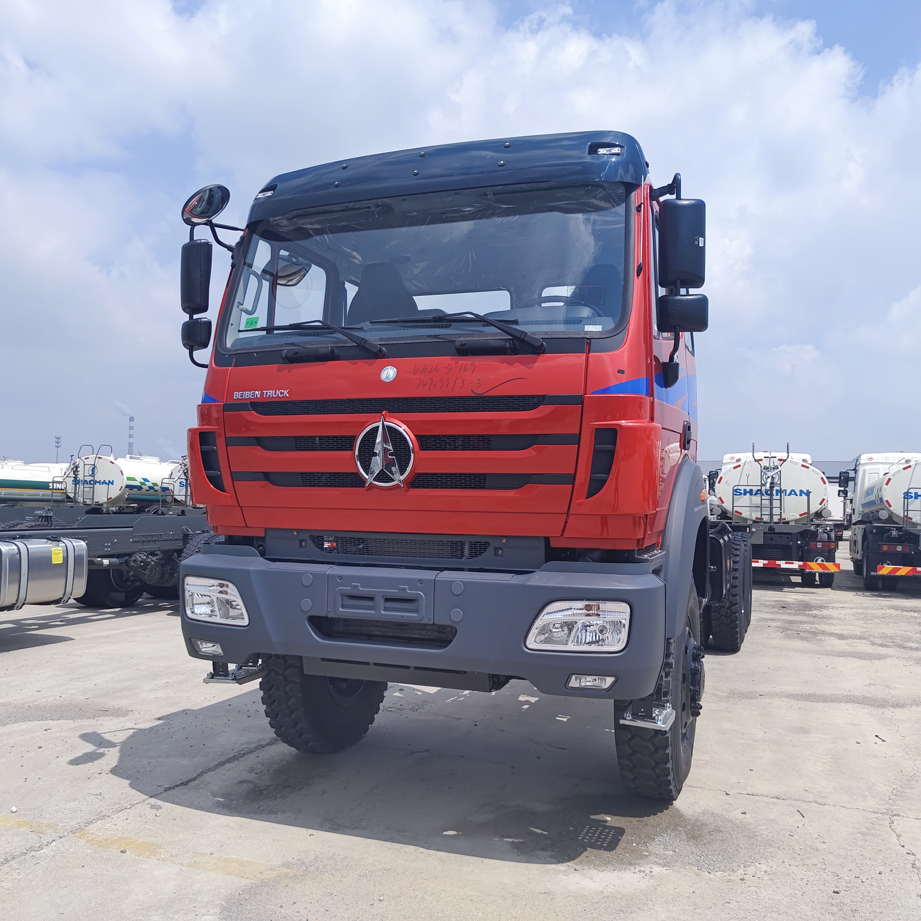 BEIBEN 2638 6×6 भारी शुल्क खनन डंप ट्रक 380HP WEICHAI इंजन और 30-35 टन ऑफ-रोड खनन के लिए पेलोड के साथ