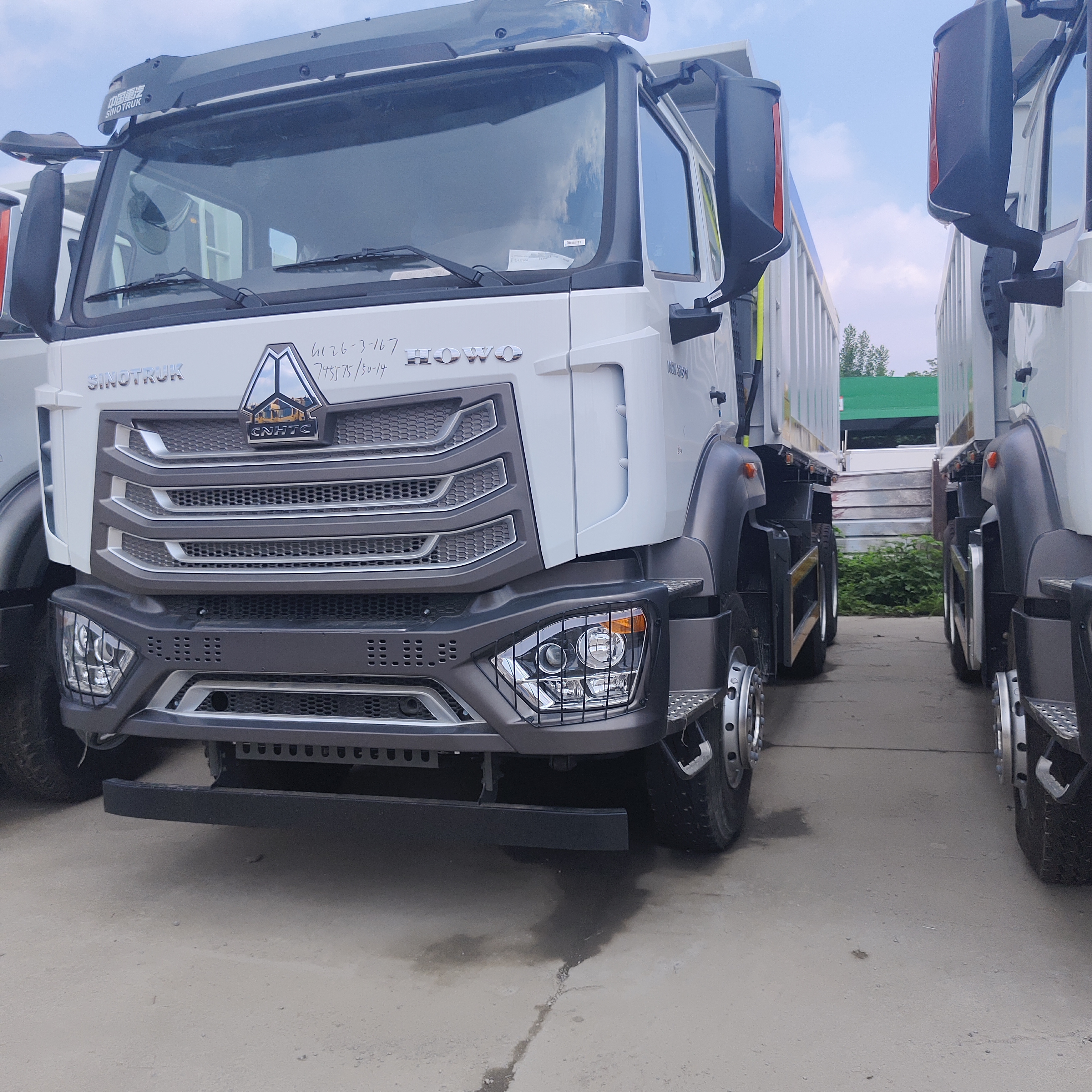 HOWO NX 6×4 भारी शुल्क खनन डंप ट्रक 430HP इंजन और अफ्रीका के लिए 30-35 टन पेलोड के साथ