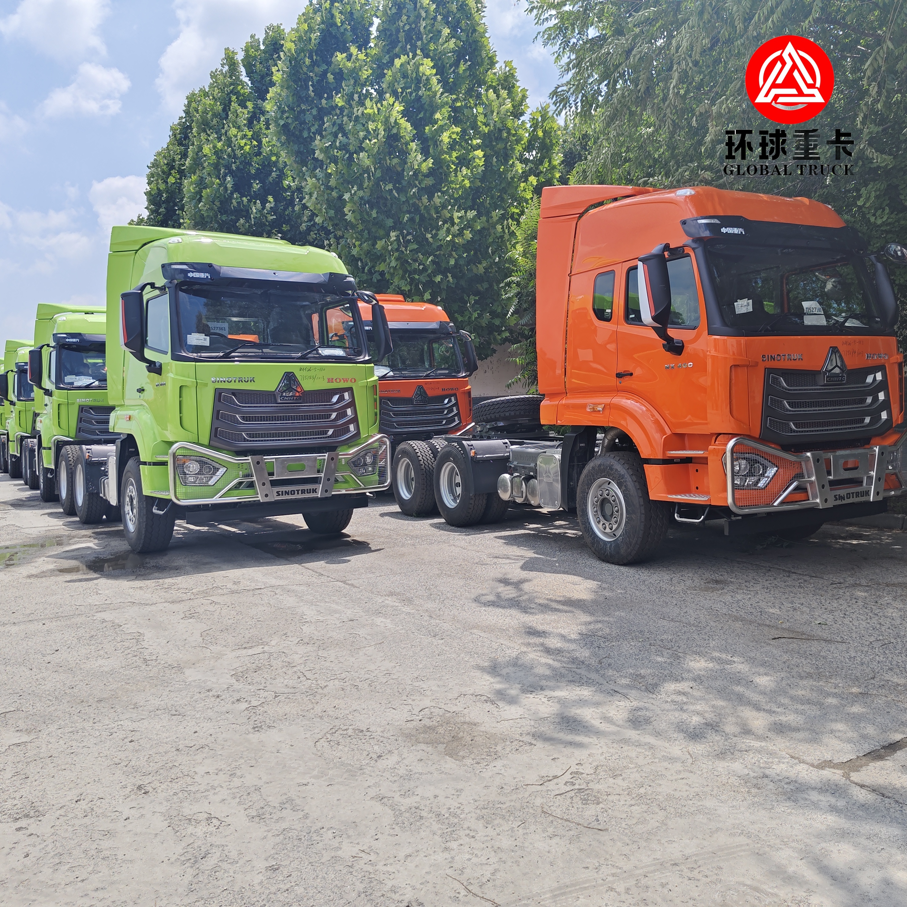 ब्रांड न्यू HOWO NX 6x4 ट्रैक्टर ट्रक 400HP डीजल इंजन प्राइम मोवर हेवी ड्यूटी लॉजिस्टिक्स के लिए